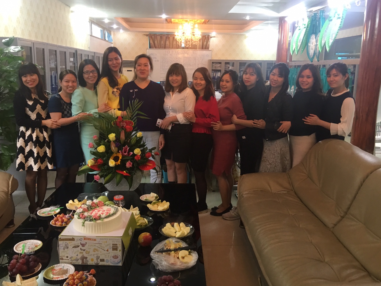 Mừng ngày phụ nữ 8/3 tại Văn Phòng Hà Nội
