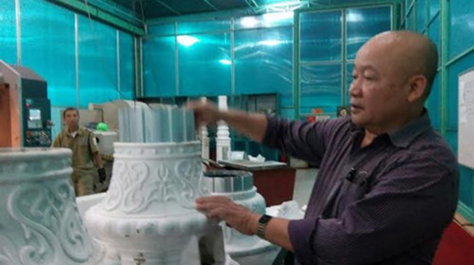Đại gia bỏ siêu xe, 